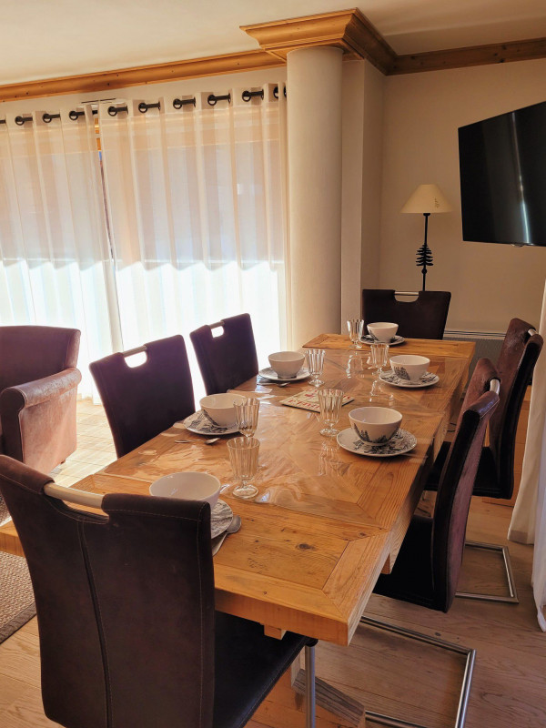 _lv_images__lot_0000000003_02_18124706