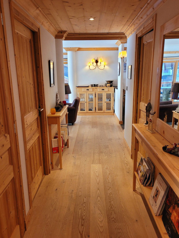 _lv_images__lot_0000000003_10_18926478