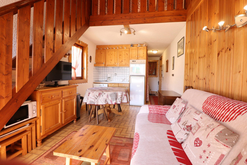 _lv_images__lot_0000000005_02_18090147