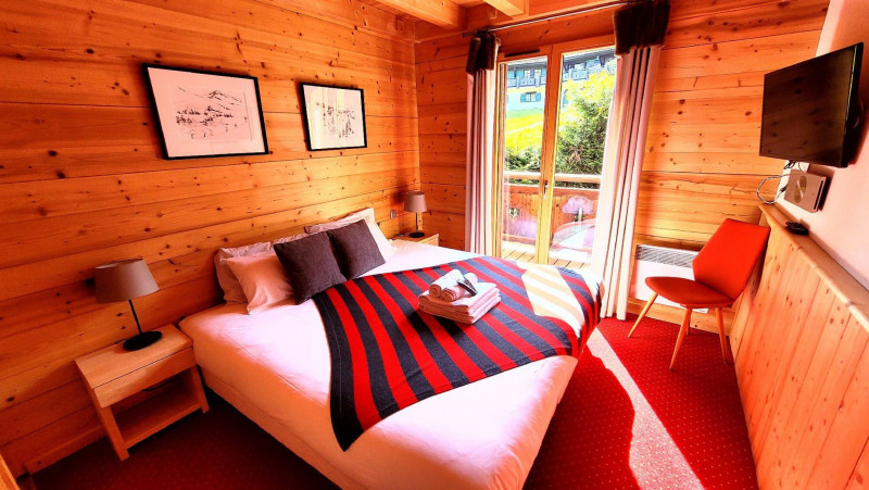 _lv_images__lot_0000000005_07_18370232