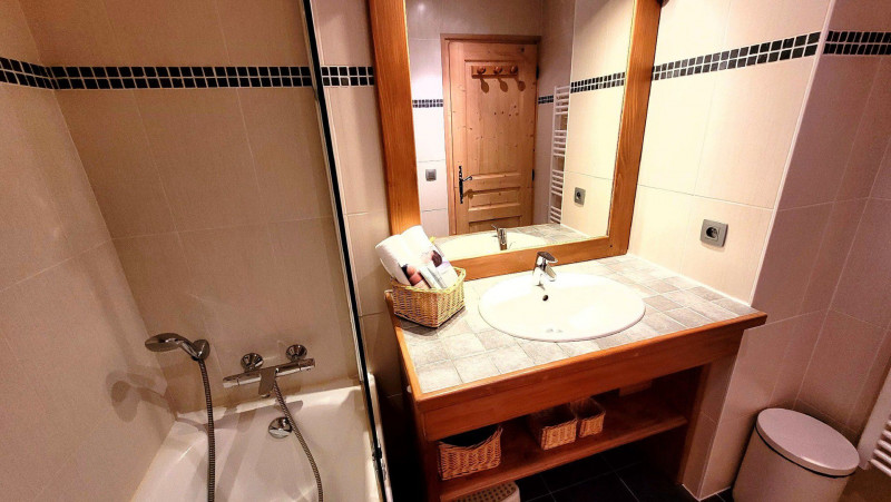 _lv_images__lot_0000000005_11_18341934