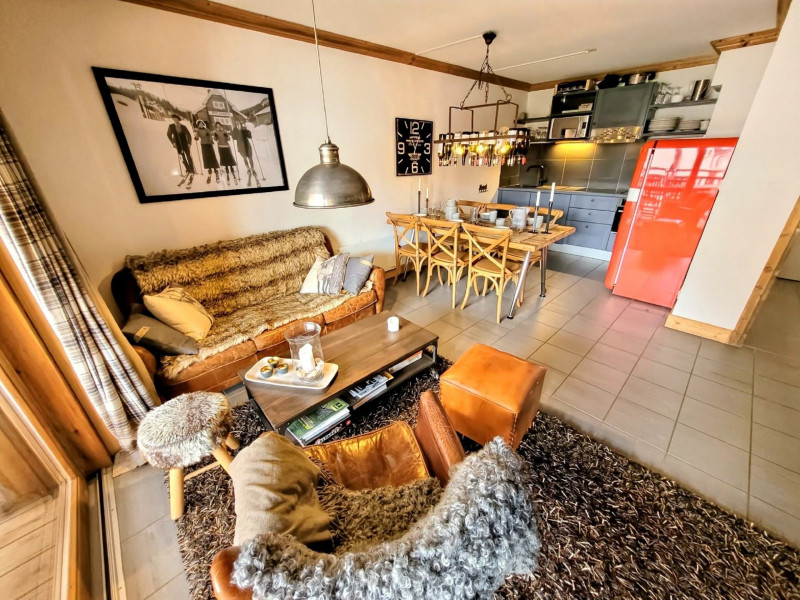 _lv_images__lot_0000000006_01_18040176