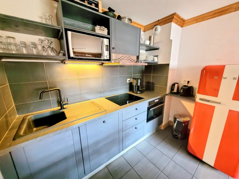 _lv_images__lot_0000000006_03_17975515