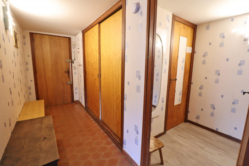 _lv_images__lot_0000000008_06_18787473