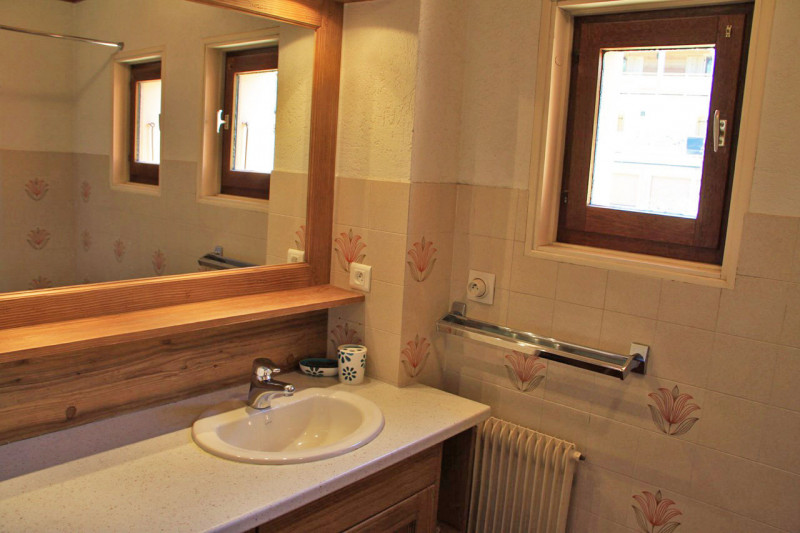 _lv_images__lot_0000000009_06_17978984 _lv_images__lot_0000000009_06_17978984