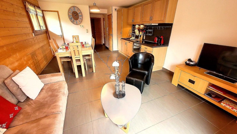 _lv_images__lot_0000000010_04_17876241