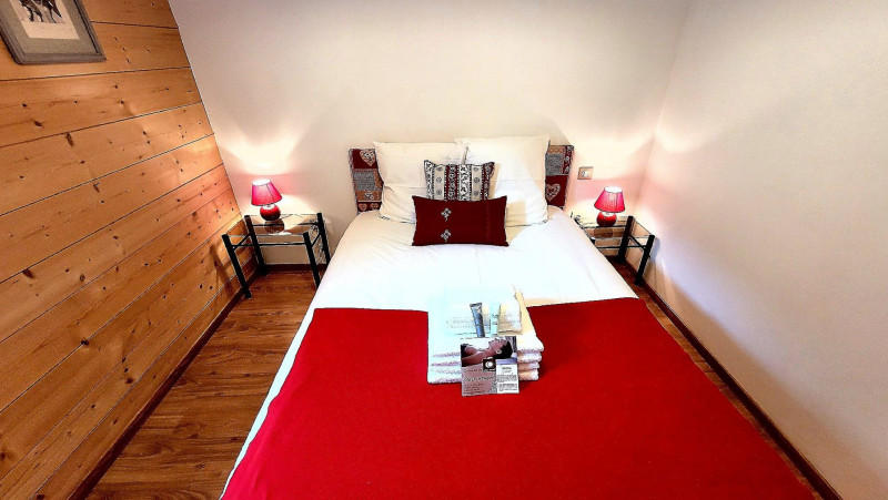 _lv_images__lot_0000000010_07_18850497 _lv_images__lot_0000000010_07_18850497