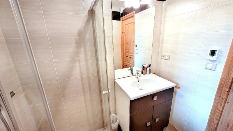 _lv_images__lot_0000000010_10_18153959