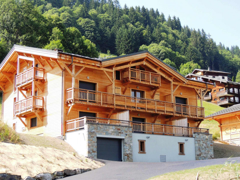 _lv_images__lot_0000000010_14_18380556