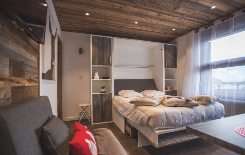 _lv_images__lot_0000000013_11_17685231 _lv_images__lot_0000000013_11_17685231