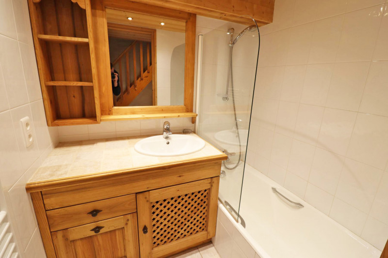 _lv_images__lot_0000000014_05_18118002 _lv_images__lot_0000000014_05_18118002