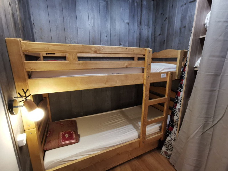 _lv_images__lot_0000000014_10_18068141 _lv_images__lot_0000000014_10_18068141