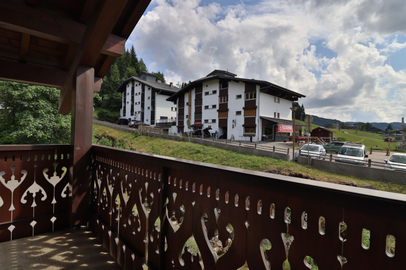 _lv_images__lot_0000000015_08_20440320 _lv_images__lot_0000000015_08_20440320