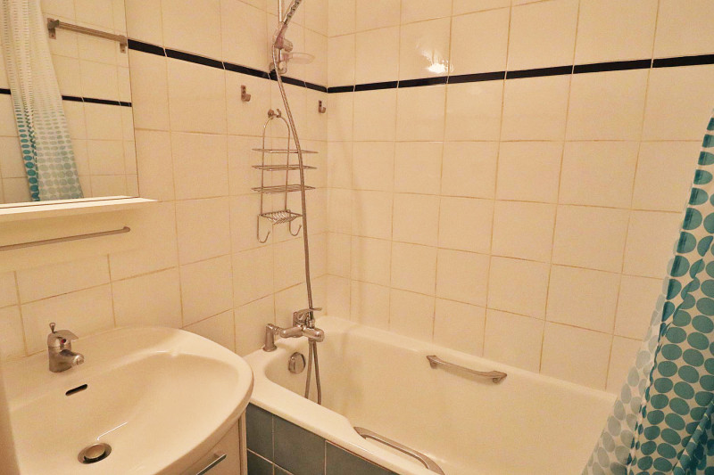 _lv_images__lot_0000000016_07_17979569 _lv_images__lot_0000000016_07_17979569