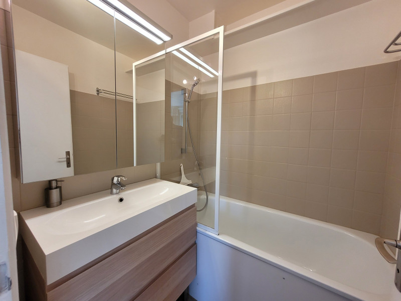 _lv_images__lot_0000000018_06_18114169 _lv_images__lot_0000000018_06_18114169