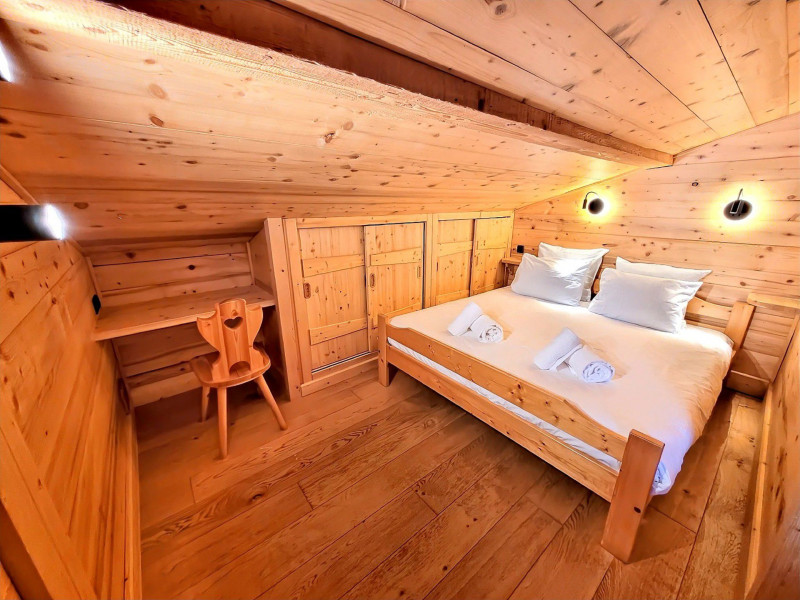 _lv_images__lot_0000000024_11_19158386