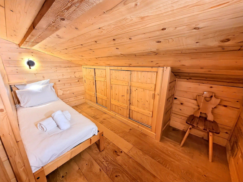 _lv_images__lot_0000000024_13_19225727