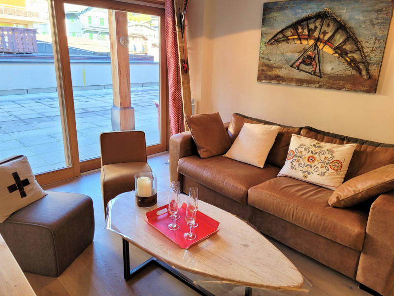 _lv_images__lot_0000000025_04_18426489