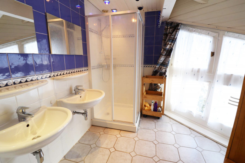 _lv_images__lot_0000000025_10_18156495