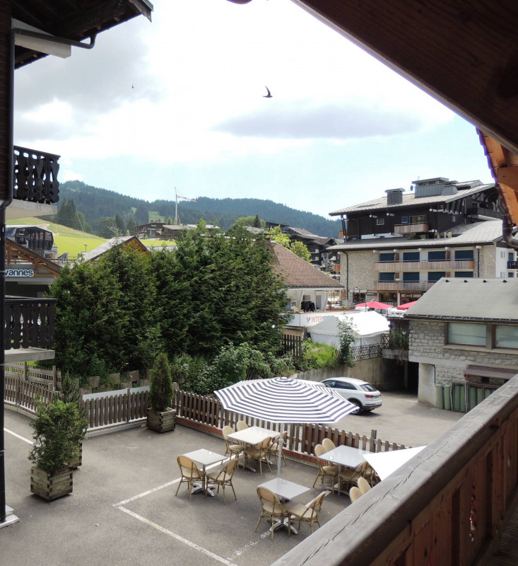 _lv_images__lot_0000000026_10_18437294