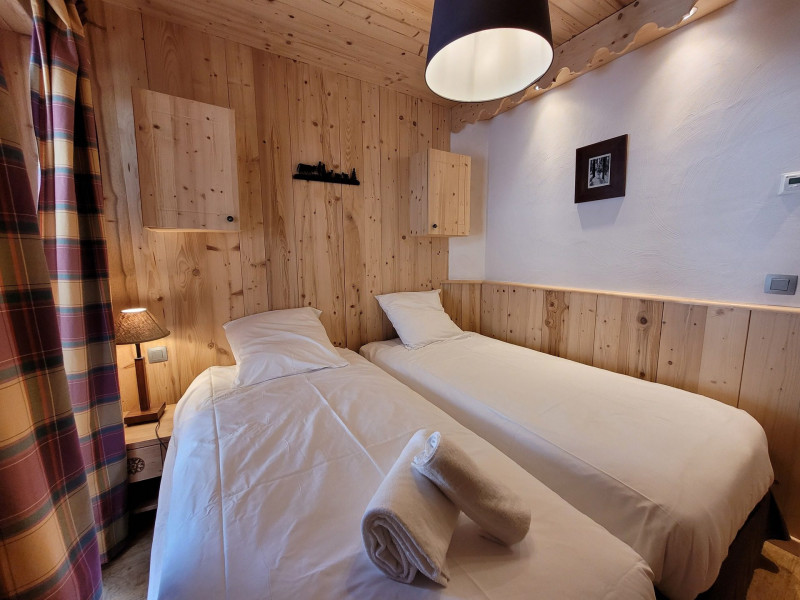 _lv_images__lot_0000000026_13_18803433