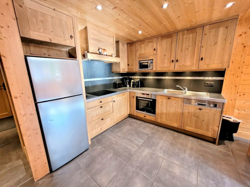 _lv_images__lot_0000000027_03_19302677