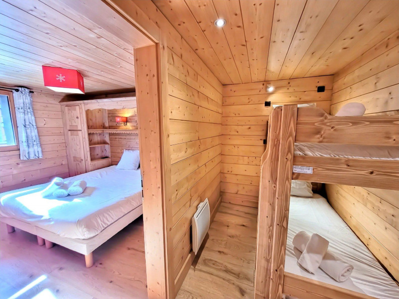 _lv_images__lot_0000000027_08_19226033