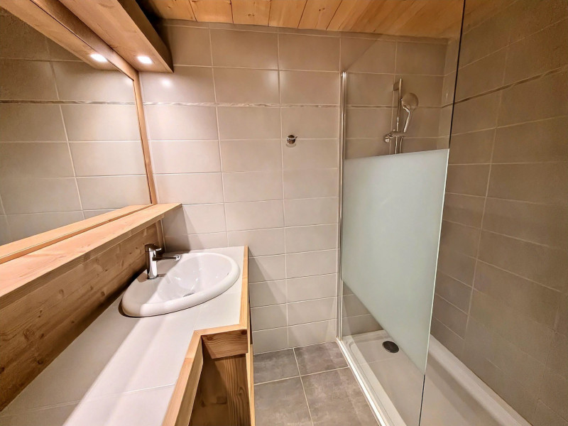 _lv_images__lot_0000000027_10_19148926