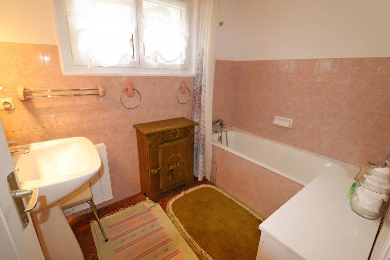 _lv_images__lot_0000000028_04_18921165