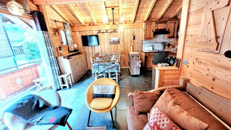 _lv_images__lot_0000000031_01_19236323