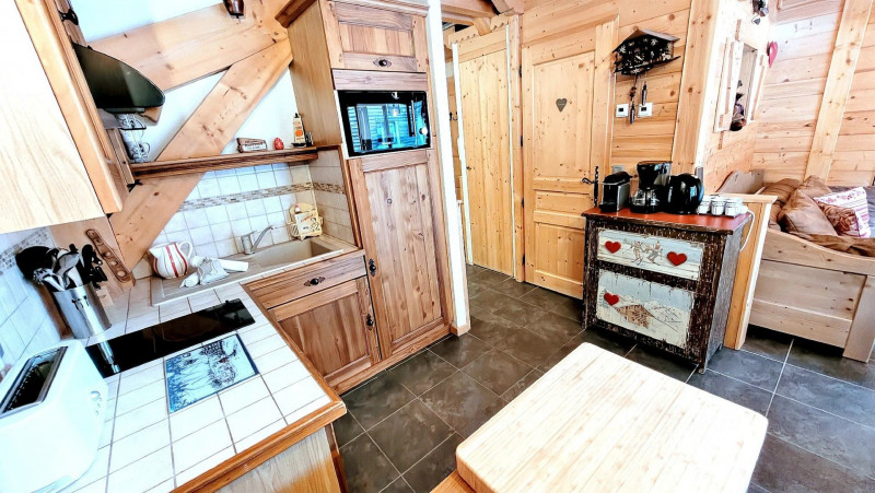 _lv_images__lot_0000000031_02_18850377 _lv_images__lot_0000000031_02_18850377