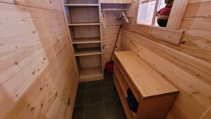 _lv_images__lot_0000000031_13_19217084 _lv_images__lot_0000000031_13_19217084