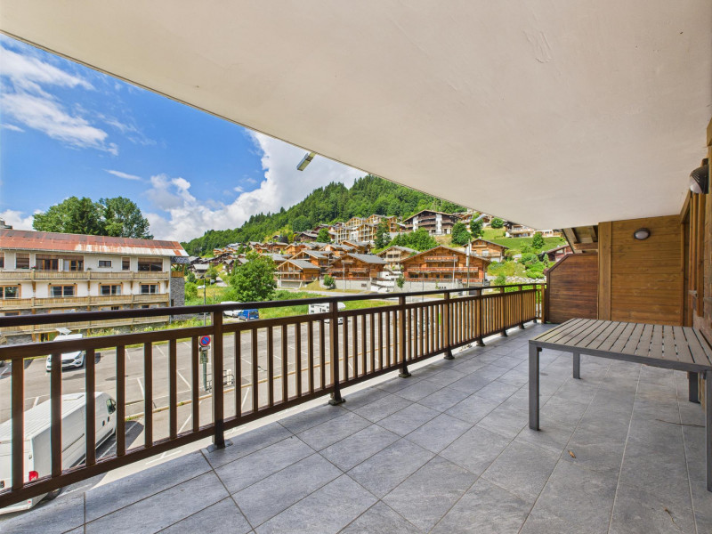 _lv_images__lot_0000000032_12_18166650