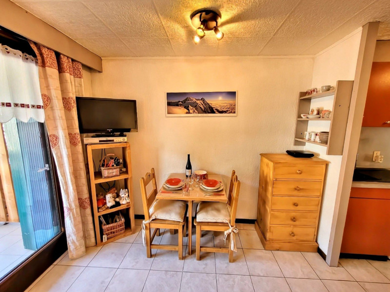 _lv_images__lot_0000000033_09_18068551 _lv_images__lot_0000000033_09_18068551