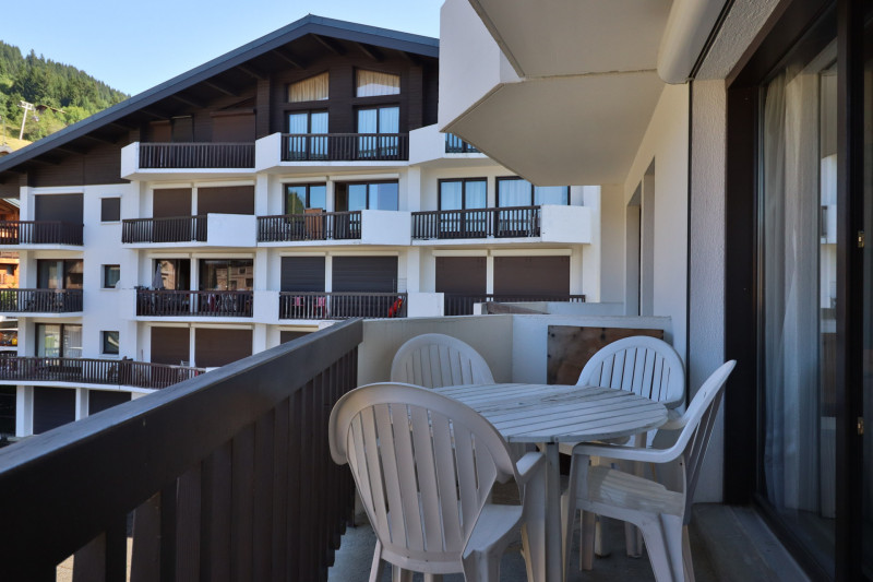 _lv_images__lot_0000000033_12_17879622