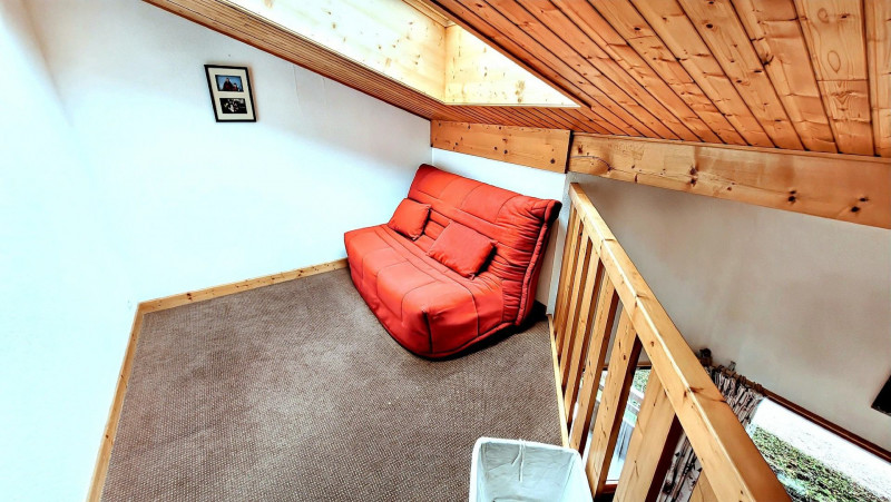 _lv_images__lot_0000000040_08_18040816