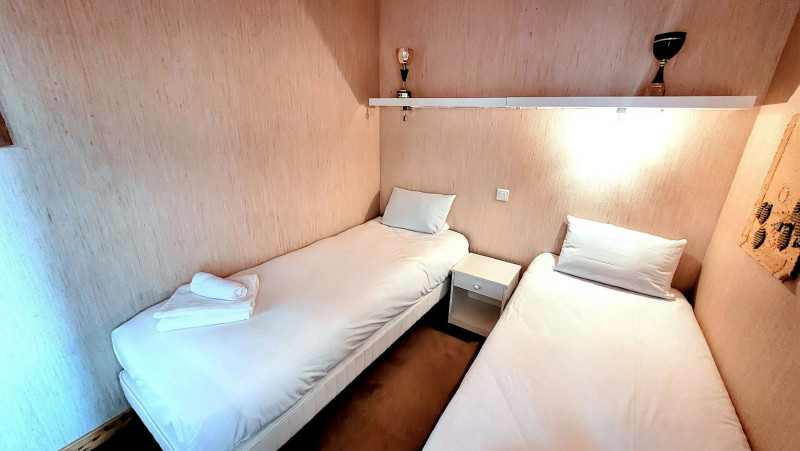 _lv_images__lot_0000000040_11_19226644 _lv_images__lot_0000000040_11_19226644