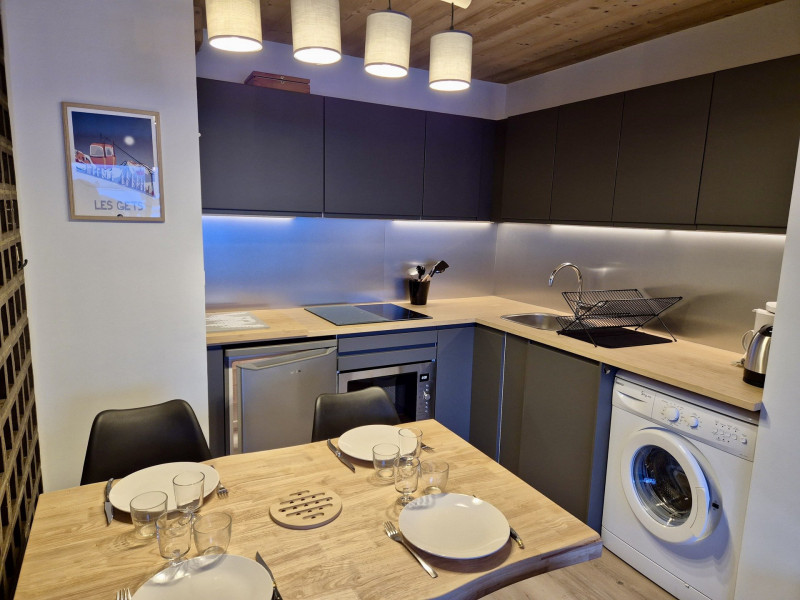 _lv_images__lot_0000000043_05_18862583