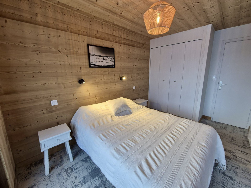 _lv_images__lot_0000000043_06_18930118