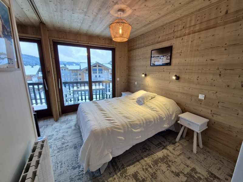 _lv_images__lot_0000000043_08_19371846