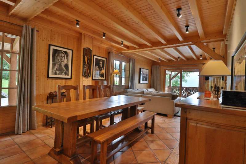 _lv_images__lot_0000000045_03_17869695