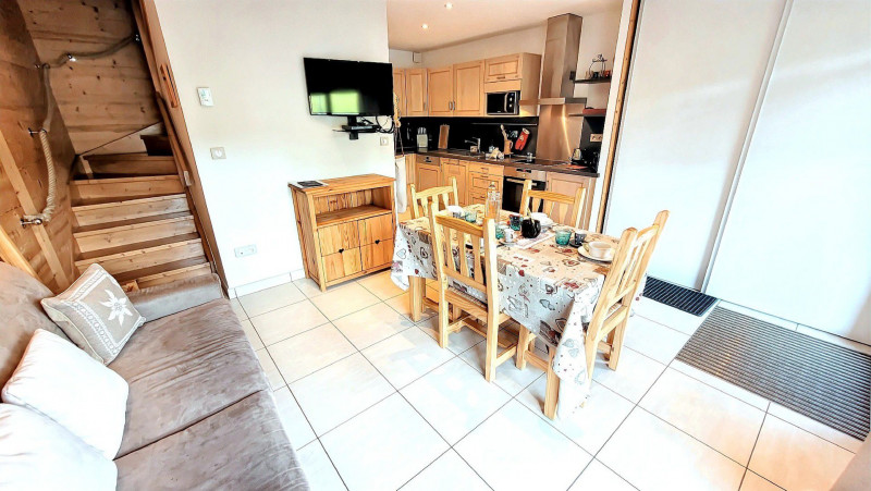 _lv_images__lot_0000000046_06_18803728