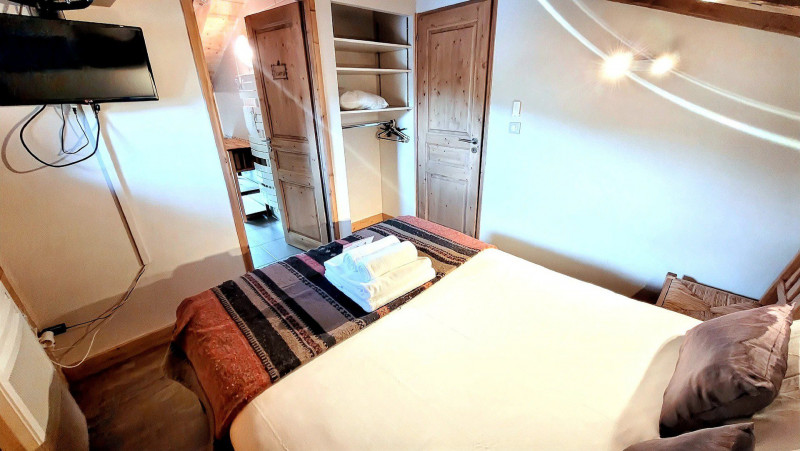 _lv_images__lot_0000000046_07_19359722