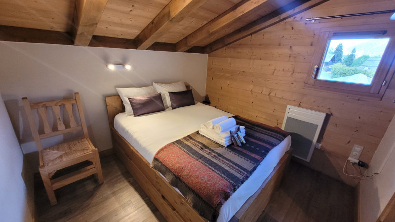 _lv_images__lot_0000000046_12_19159614