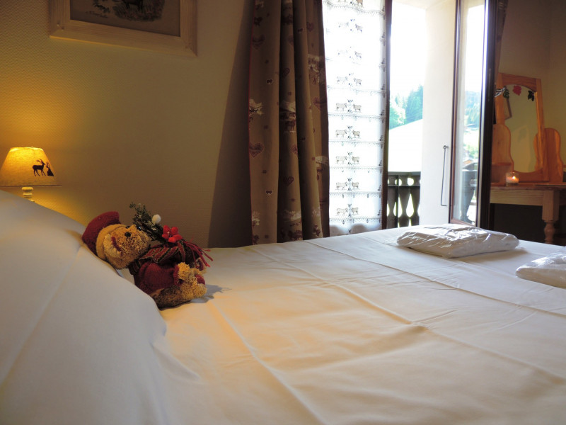 _lv_images__lot_0000000048_04_19369164