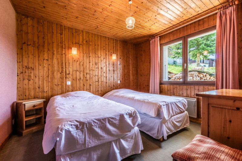 _lv_images__lot_0000000048_08_17979607 _lv_images__lot_0000000048_08_17979607