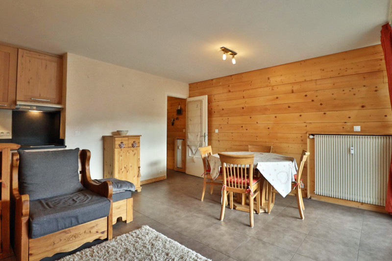 _lv_images__lot_0000000053_07_19372746