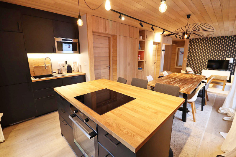 _lv_images__lot_0000000055_12_19306624