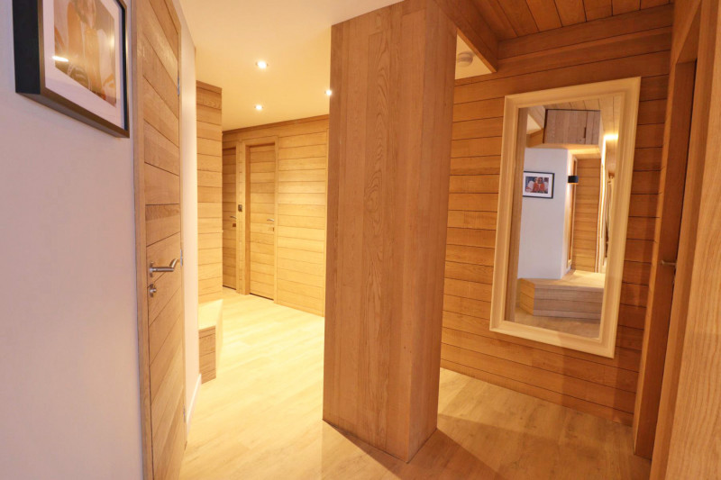 _lv_images__lot_0000000055_16_19297152