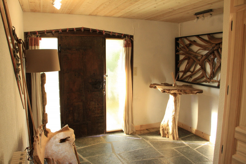 _lv_images__lot_0000000058_12_18930349